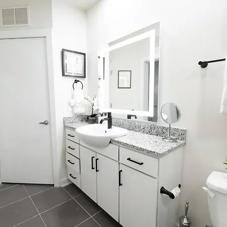 Luxury Apartment Wifi, Gym, Pool, Shops & Food! Unit 329 Charlotte Exterior photo