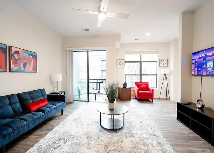 Luxury Apartment Wifi, Gym, Pool, Shops & Food! Unit 329